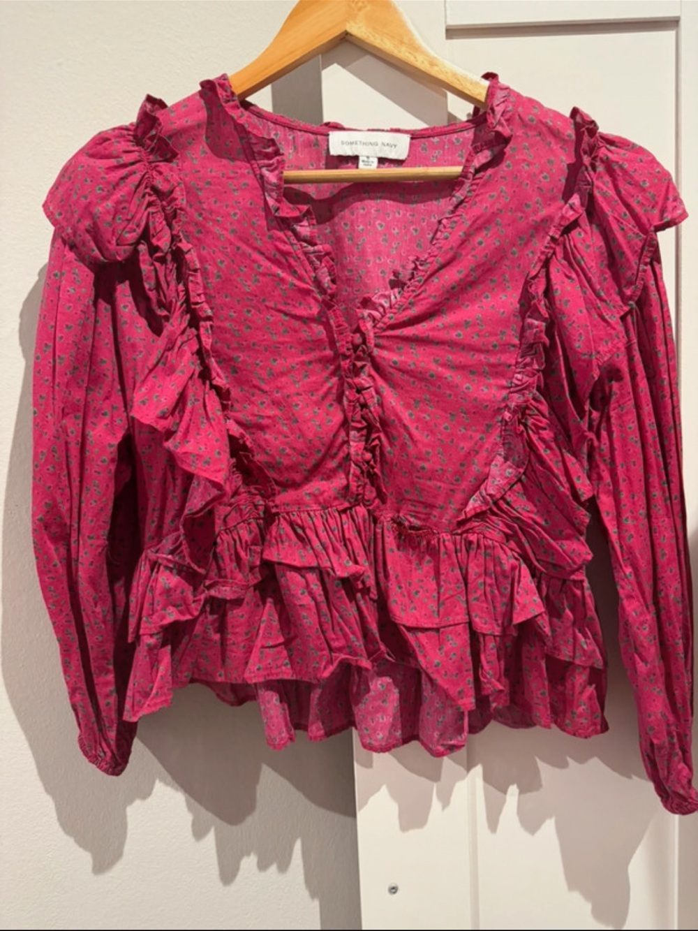 Something Navy fuchsia floral ruffle peplum blouse